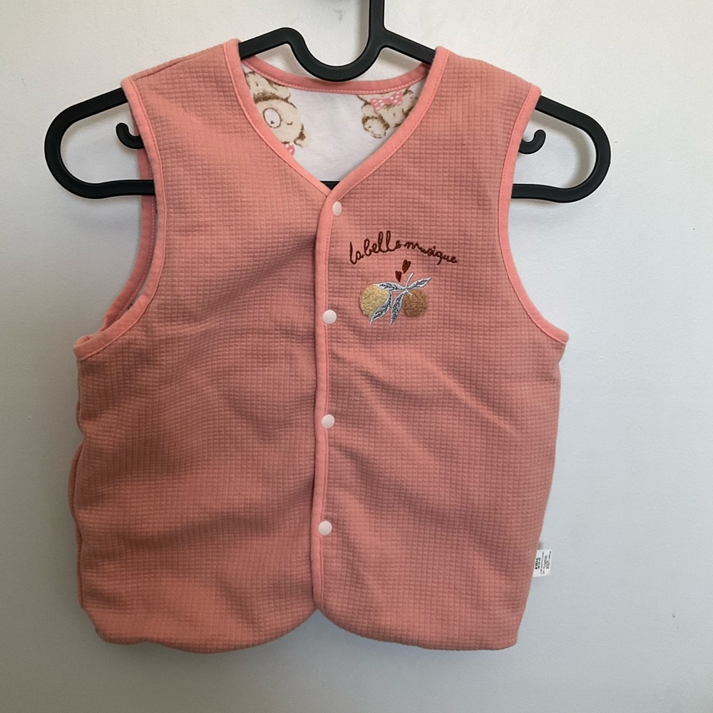 Reversible peach pink waffle embroidered/white with bear kids vest, size 5/120cm